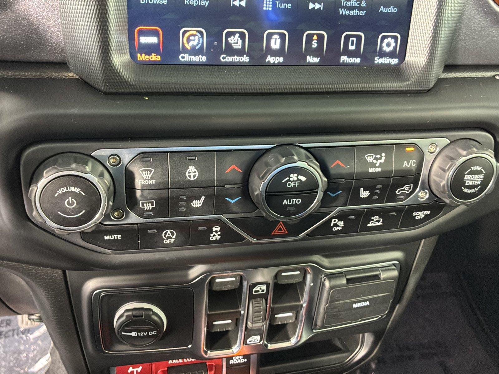 Used 2021 Bright White Clearcoat Jeep Mojave image 37