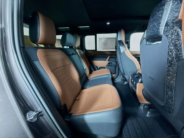 New 2026 Charente Grey Land Rover  OCTA image 29