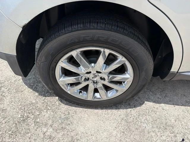 Used 2013 Silver Ford SEL image 9
