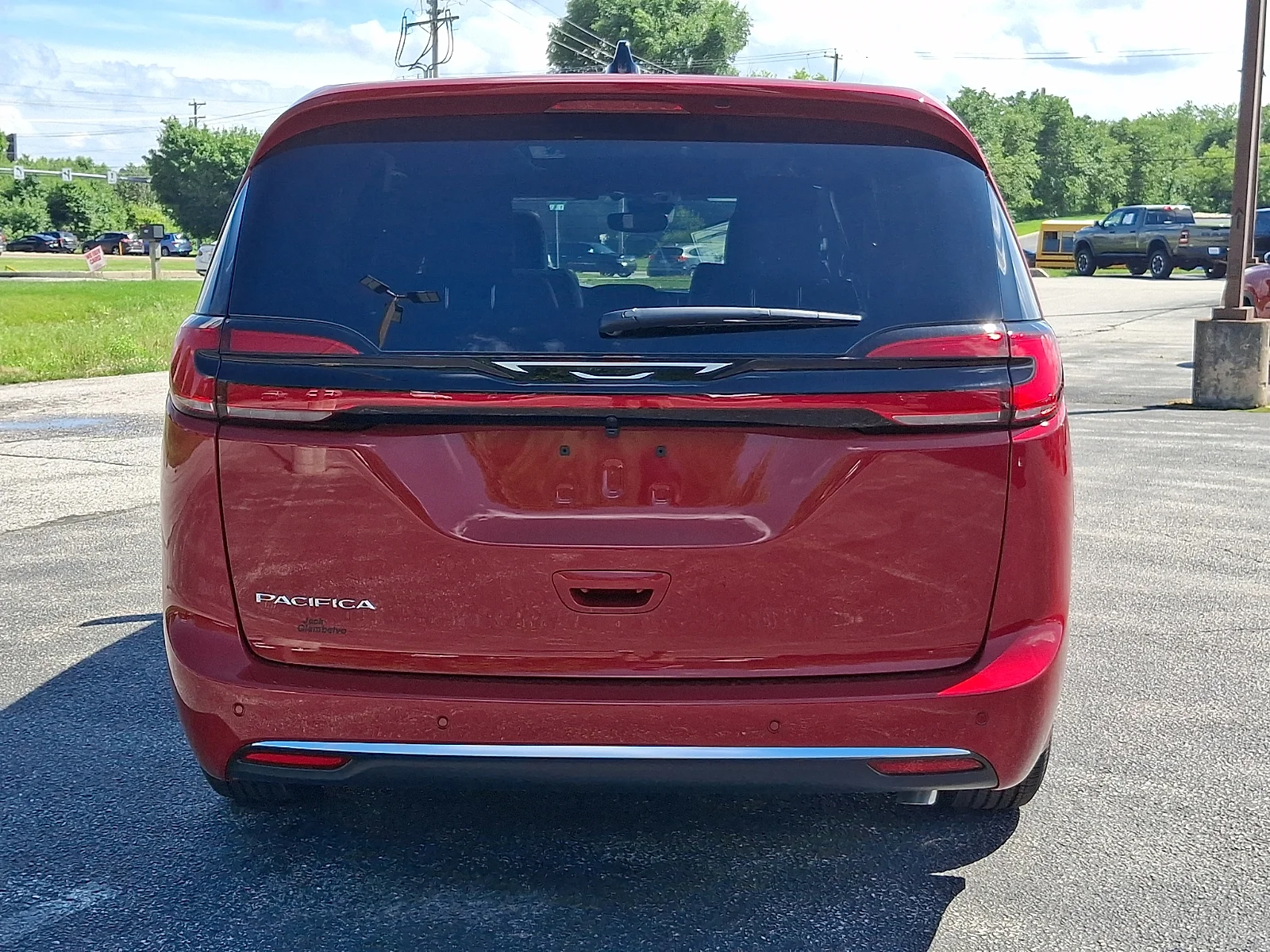 New 2027 Red Hot Pearl-Coat Exterior Paint Chrysler Select image 6