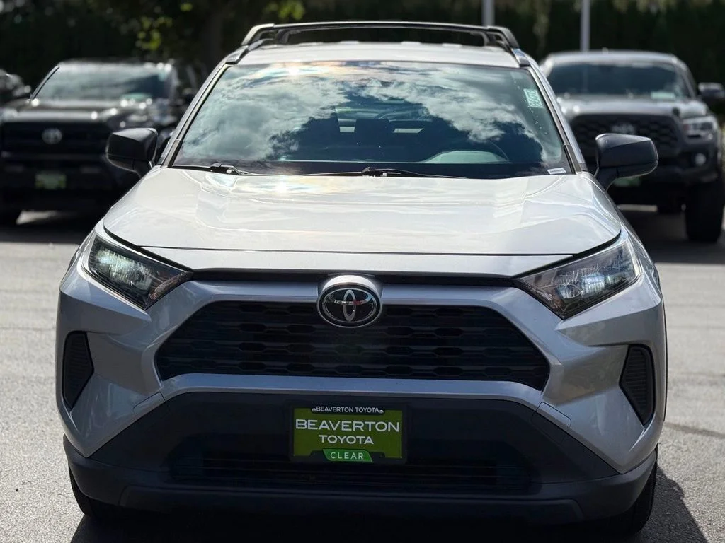 Used 2019 Silver Toyota LE image 8