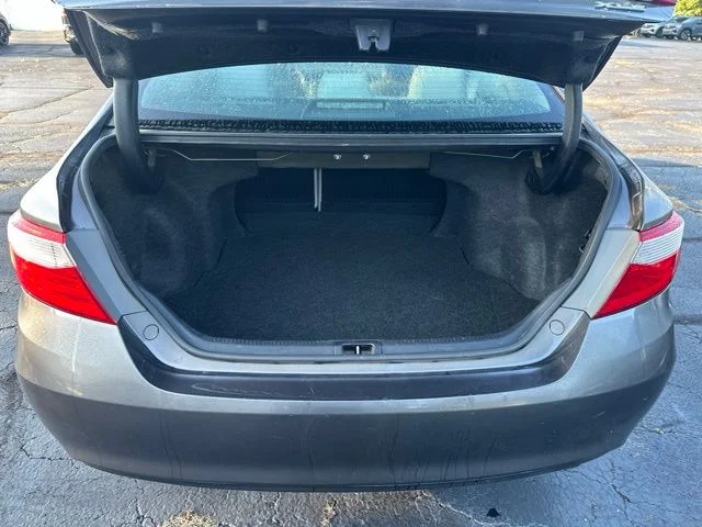 Used 2015 Gray Toyota XLE image 9