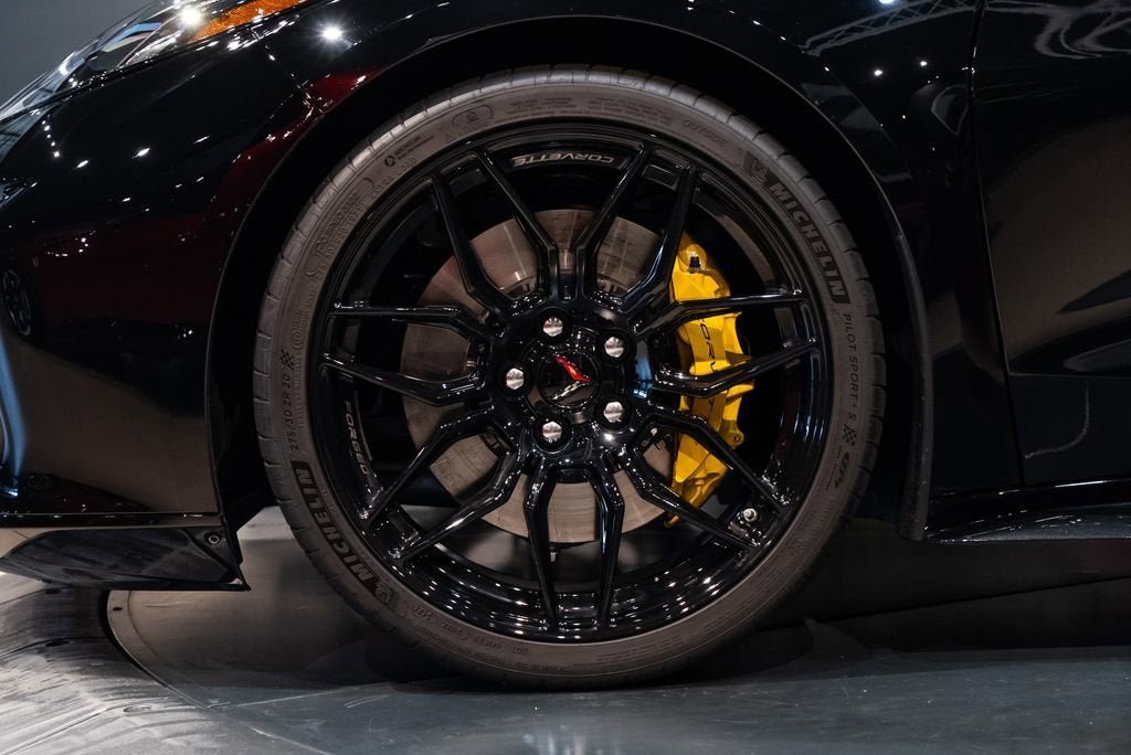 Used 2025 Black Chevrolet Z06 image 9
