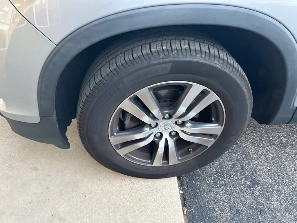 Used 2017  Honda EX-L image 16