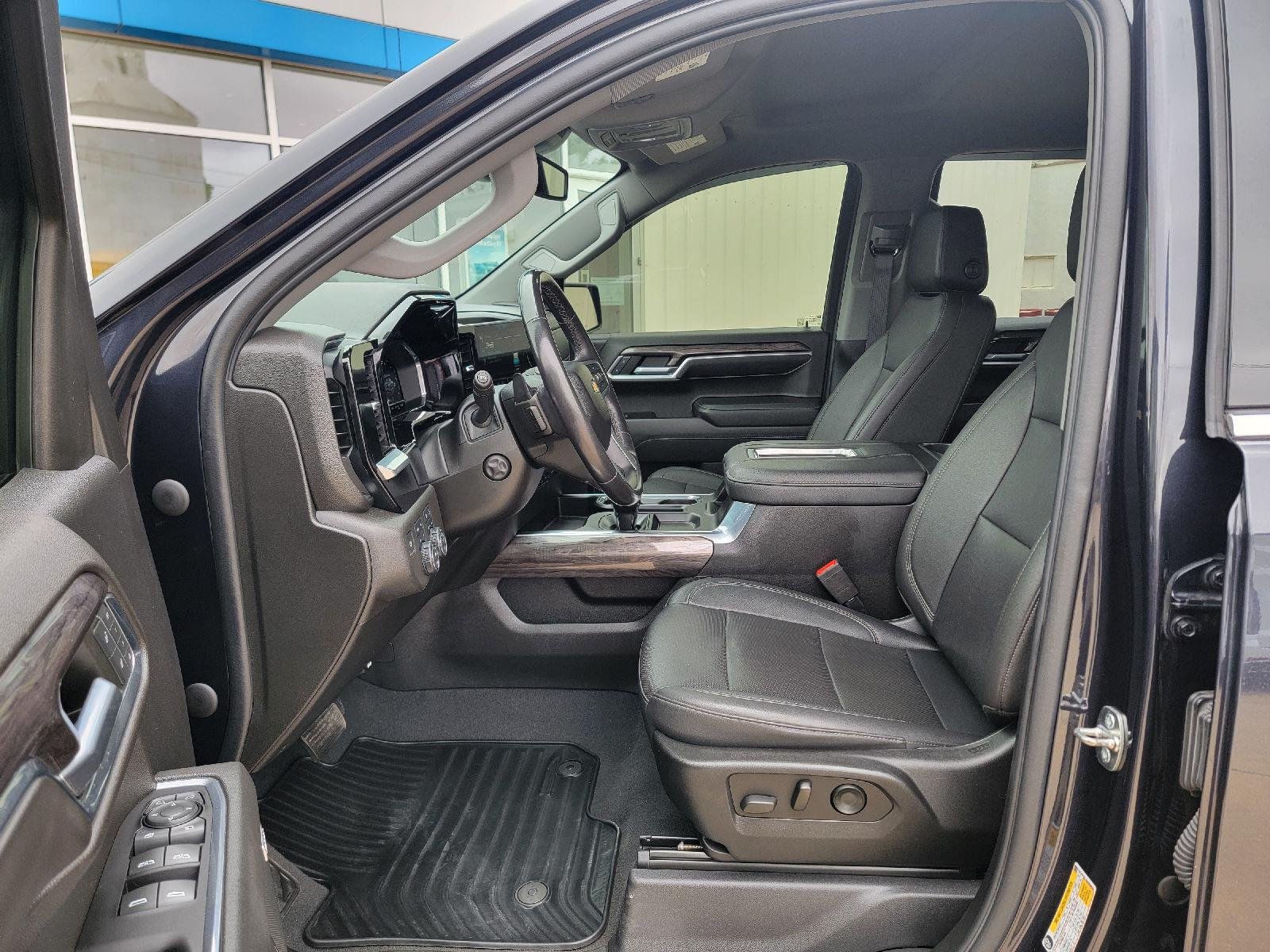 Used 2022 Dark Ash Metallic Chevrolet LTZ image 18
