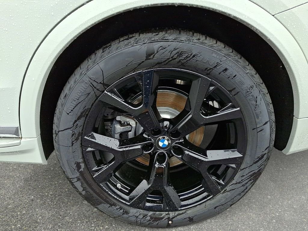 New 2026 Alpine White BMW xDrive40i image 8