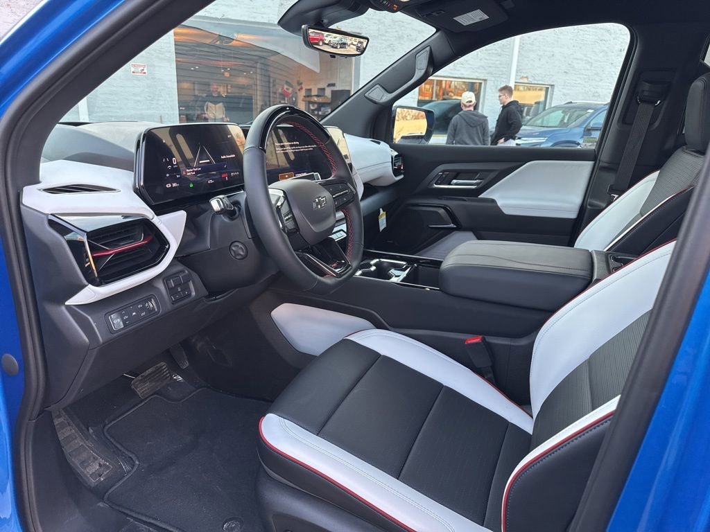 2025 Chevrolet Silverado EV RST - Photo 17