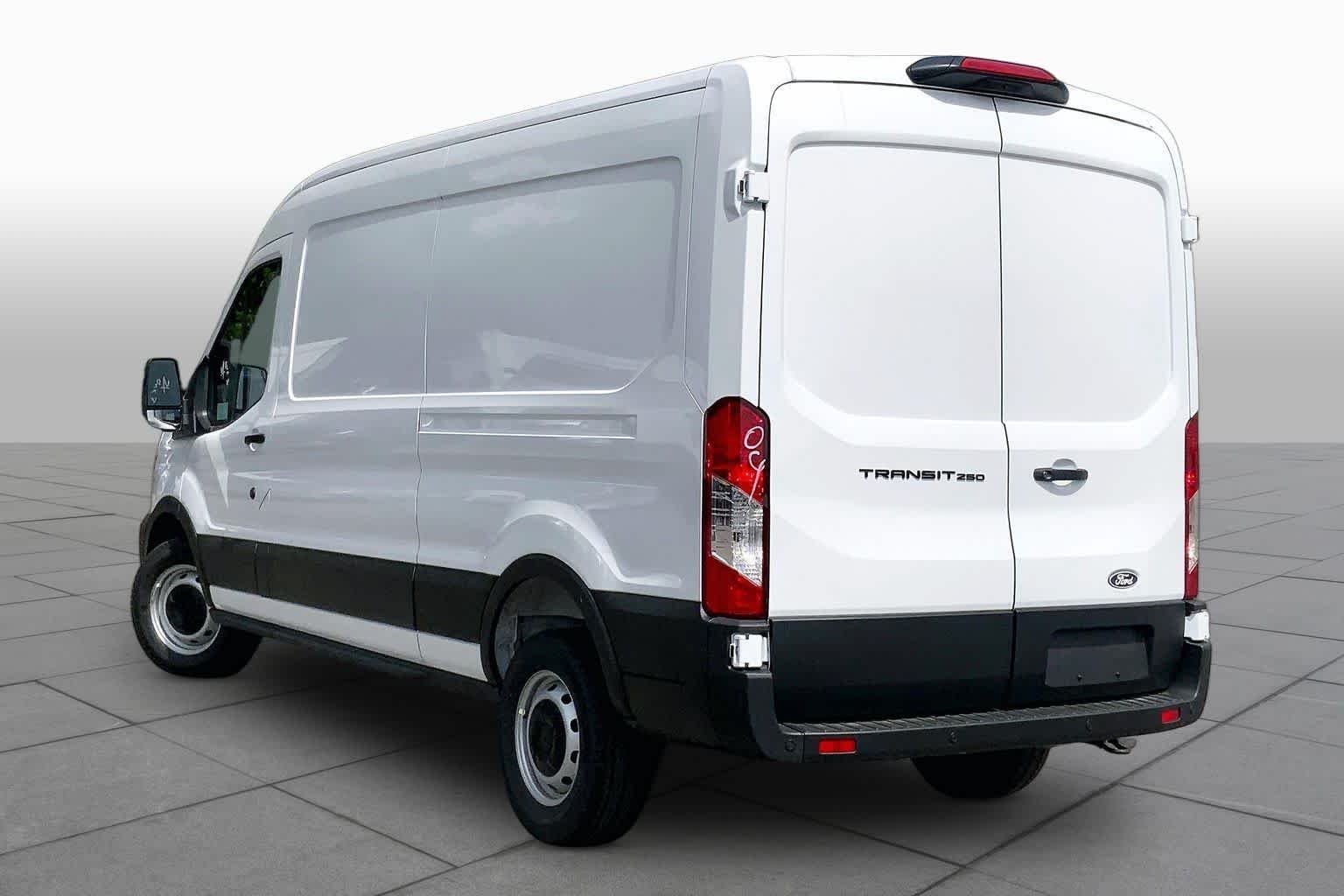 New 2026 Oxford White Ford  image 3