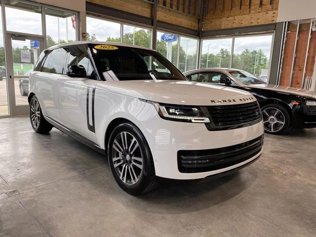2025 Land Rover Range Rover SE