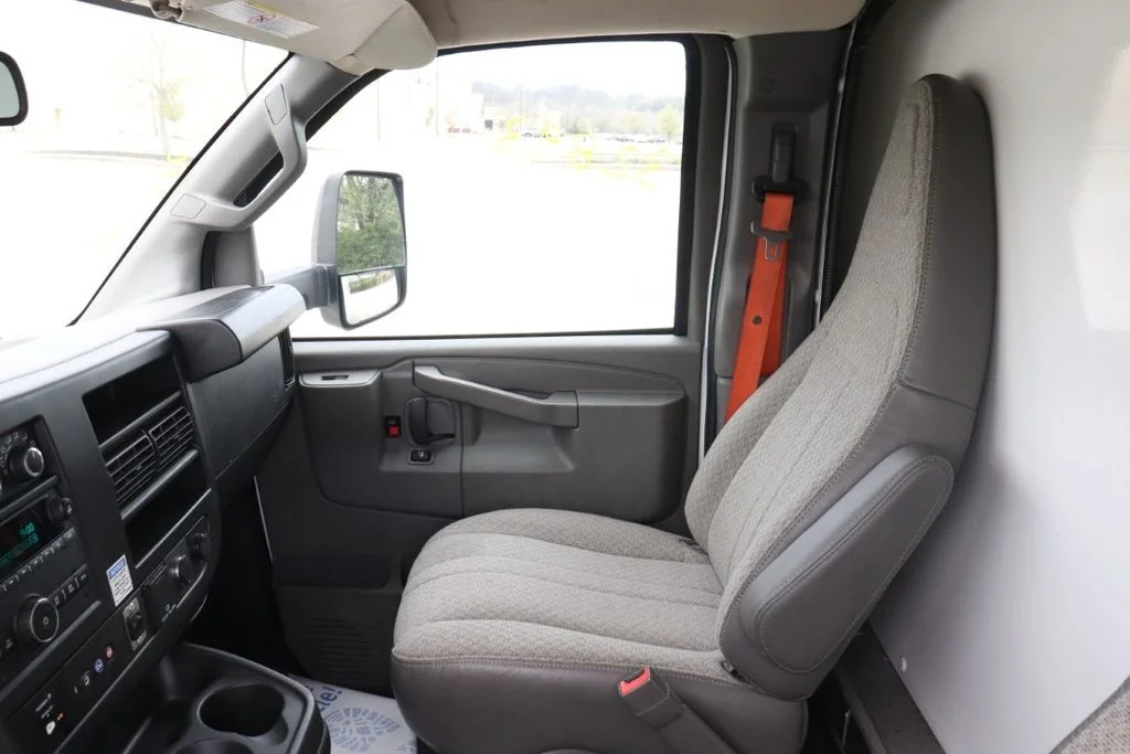 Used 2022 Summit White Chevrolet Work Van image 13
