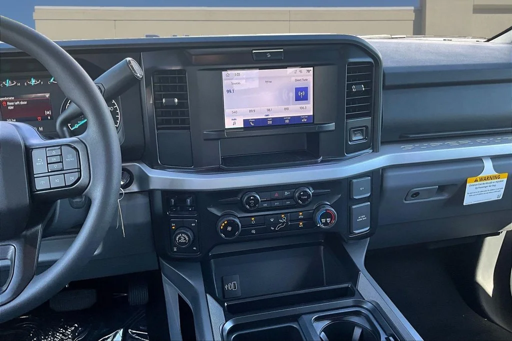 New 2027 Oxford White Ford F-250® XLT image 6