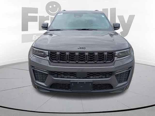 New 2026 Baltic Gray Metallic Clear-Coat Exterior Paint Jeep Limited image 2