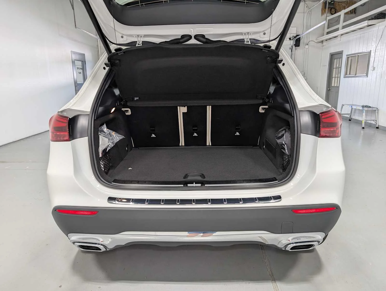 Used 2026 Polar White Mercedes-Benz GLA 250 image 35