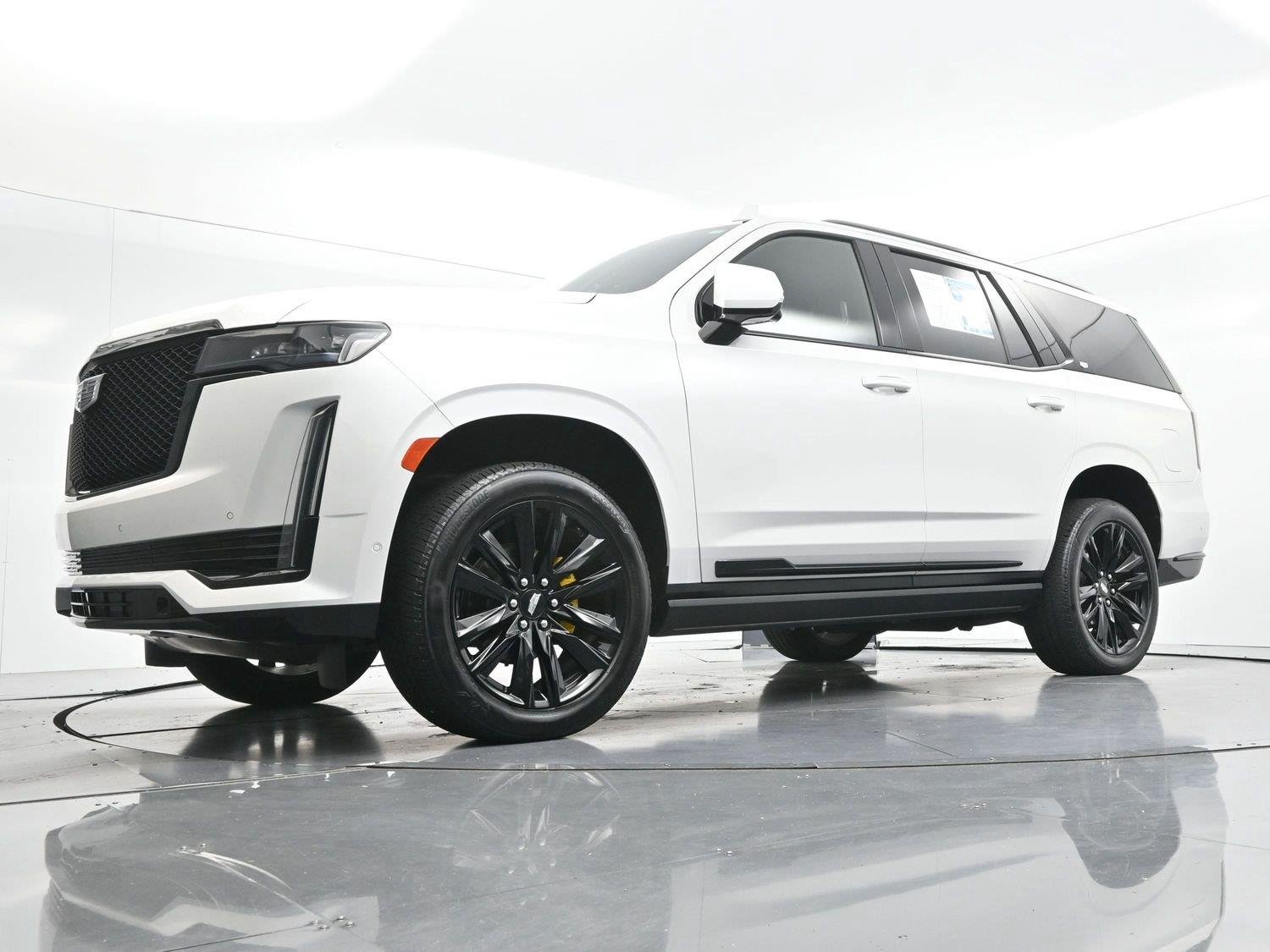 Used 2021 CRYSTAL WHITE TRICOAT Cadillac Sport Platinum image 56