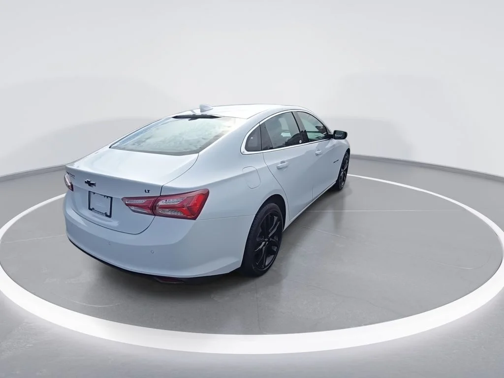 Used 2024 White Chevrolet LT image 8