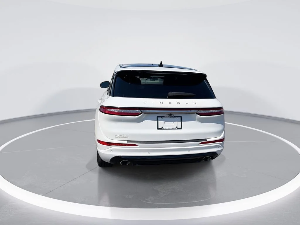 Used 2023 White Lincoln Standard image 7