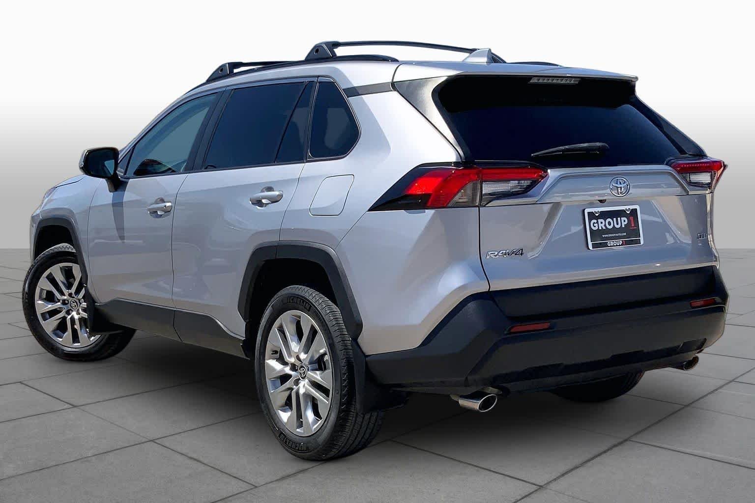 Used 2024 Silver Sky Metallic Toyota XLE Premium image 12