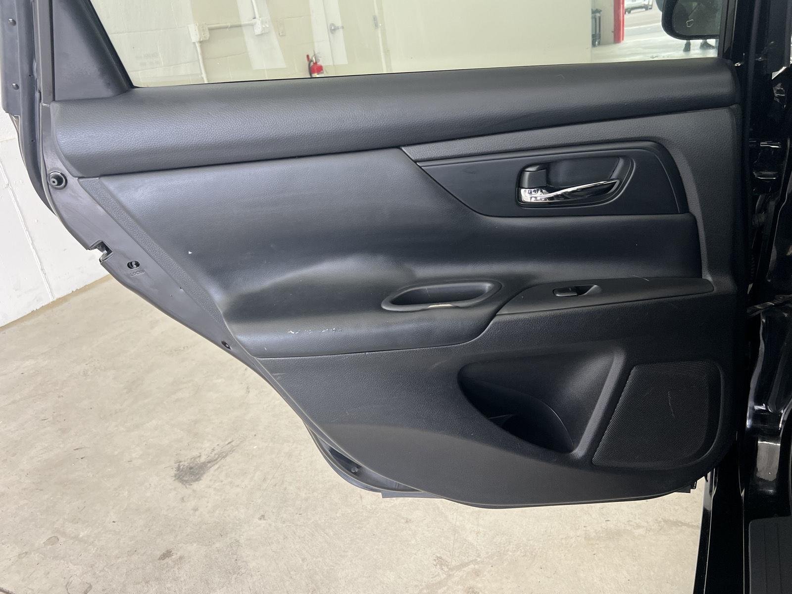 Used 2016 Super Black Nissan 2.5 S image 22