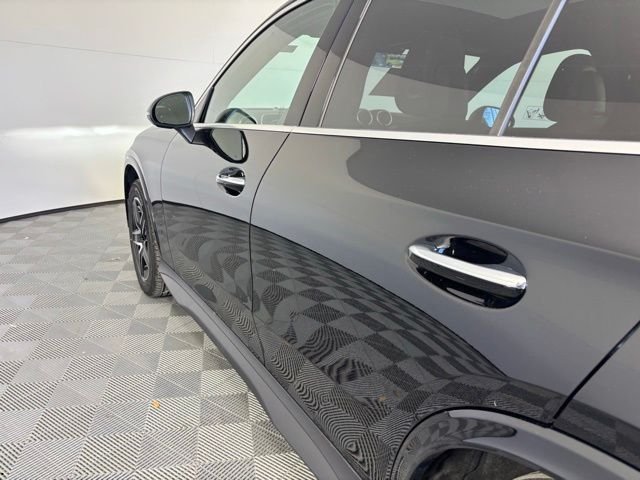 New 2026 Black Mercedes-Benz GLC 300 image 10