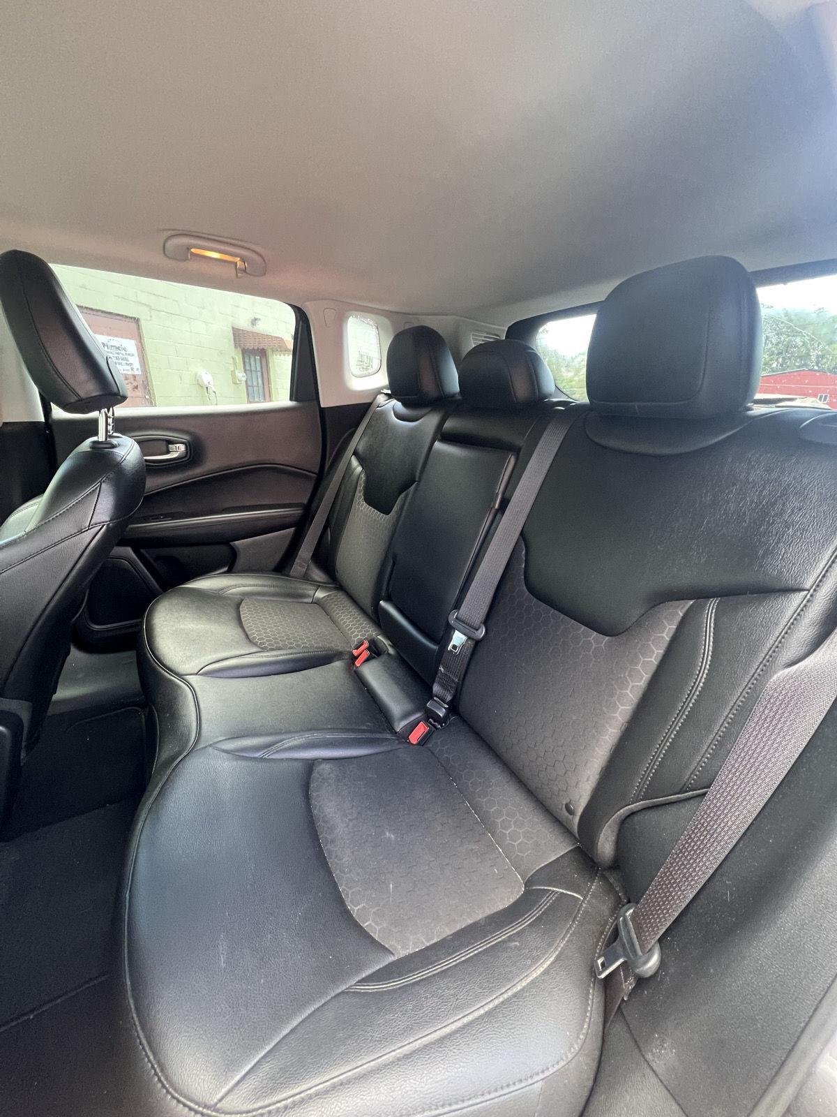 Used 2021 GRANITE CRYSTAL JEEP ALTITUDE image 11