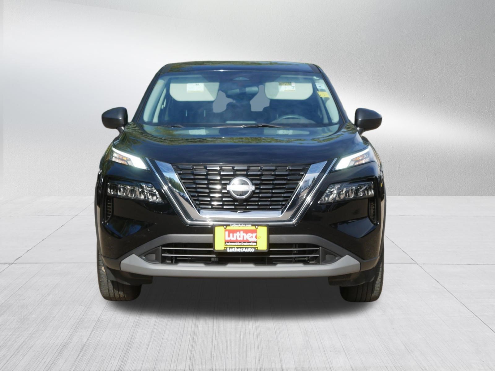 Certified Used 2023 Super Black Nissan S image 2