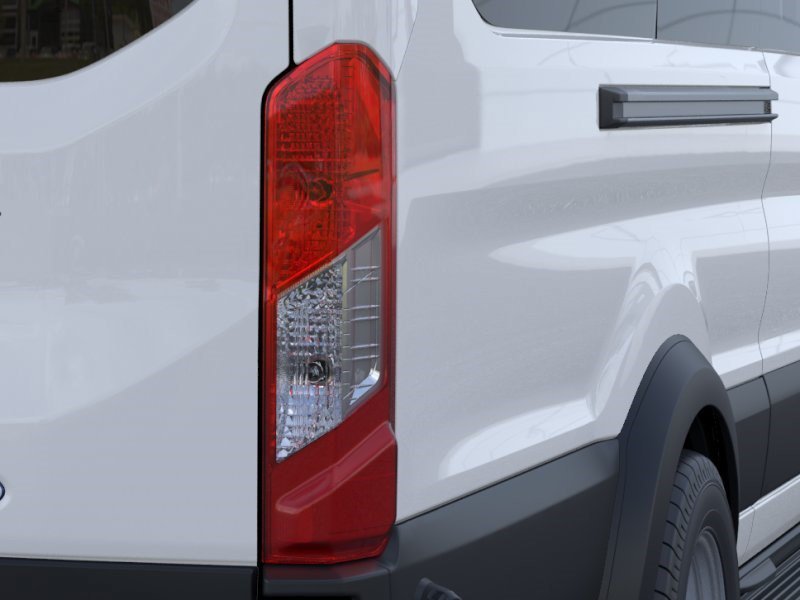 New 2026 Oxford White Ford XLT image 22