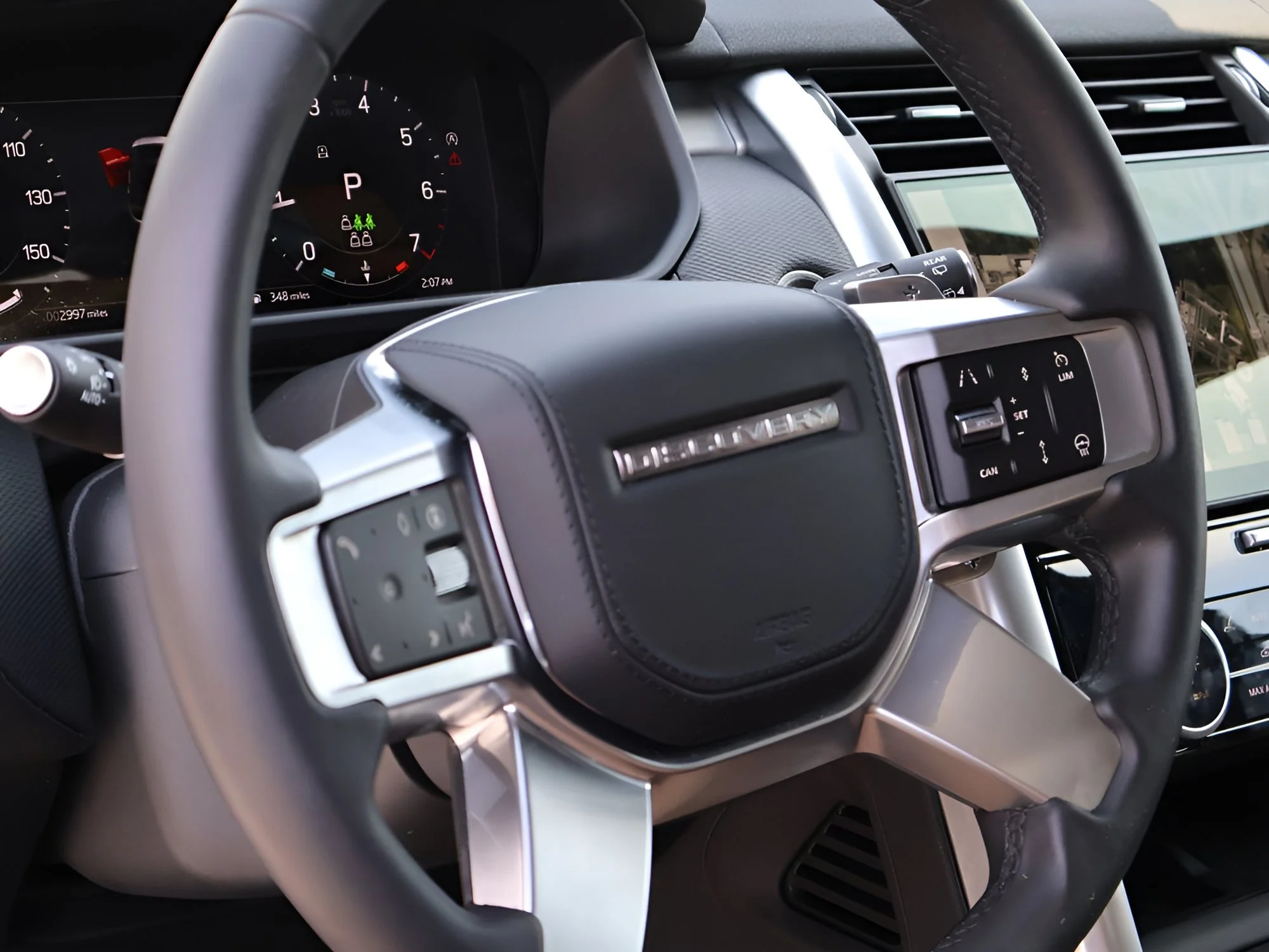 New 2026 Fuji White Land Rover Dynamic SE image 19