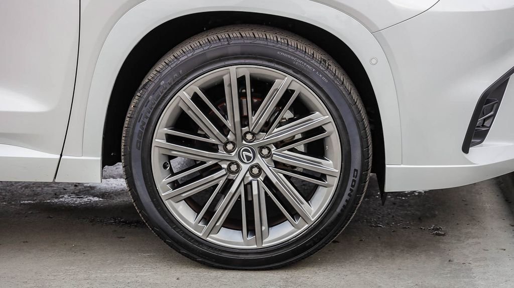 Used 2025 Pearl Lexus 350 Luxury image 11