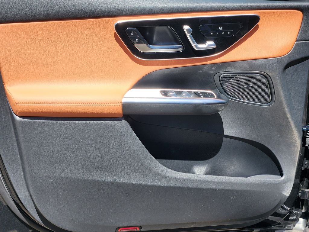 New 2026 Graphite Grey Metallic Mercedes-Benz GLC300 4MATIC® image 12