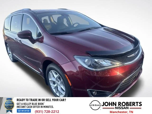 Used 2018 Red Chrysler Touring L Plus image 1