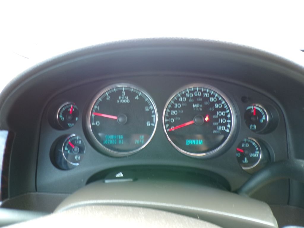Used 2013 White Diamond Clearcoat GMC Denali image 14