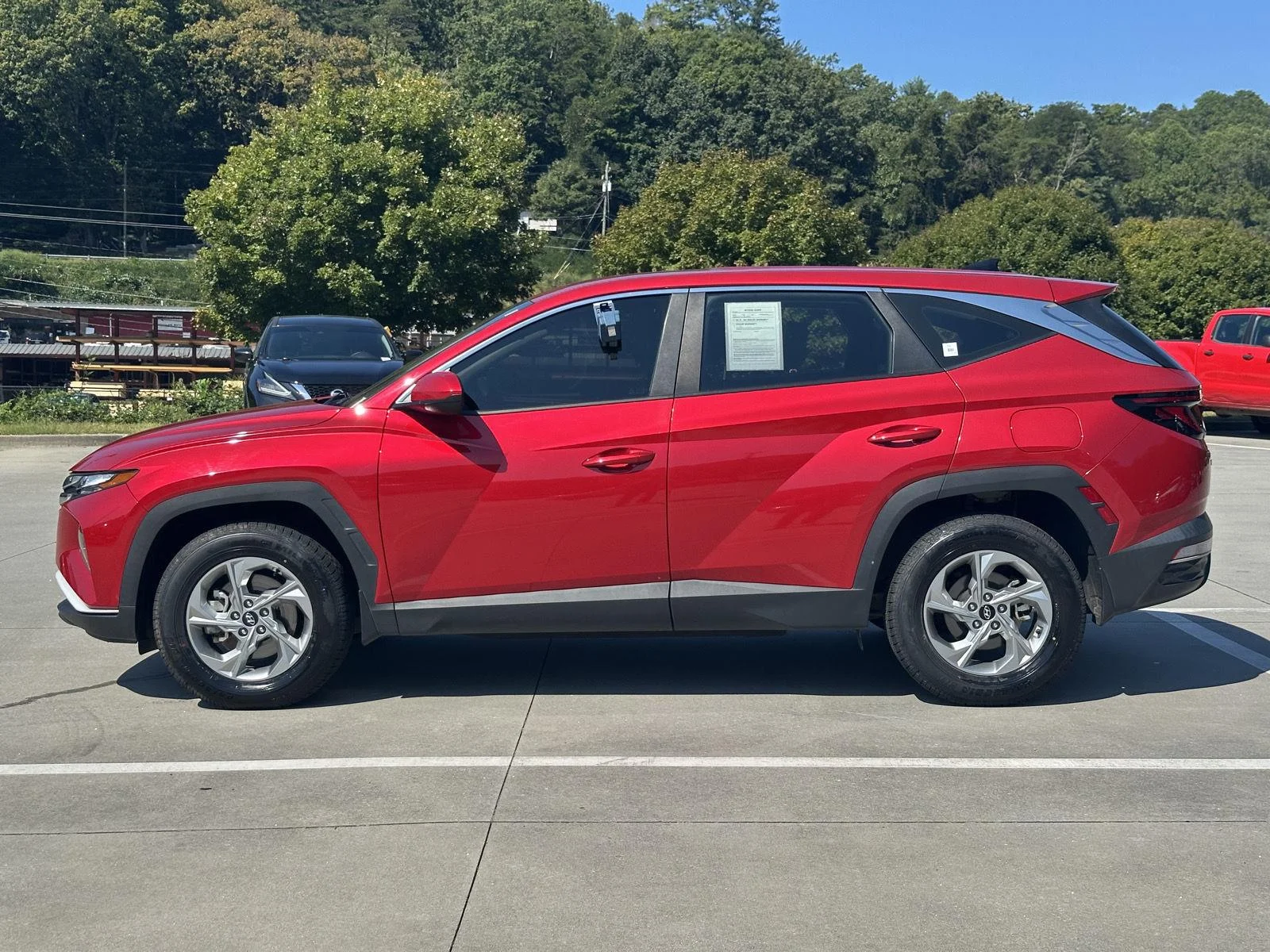Used 2023 Calypso Red Hyundai SE image 4