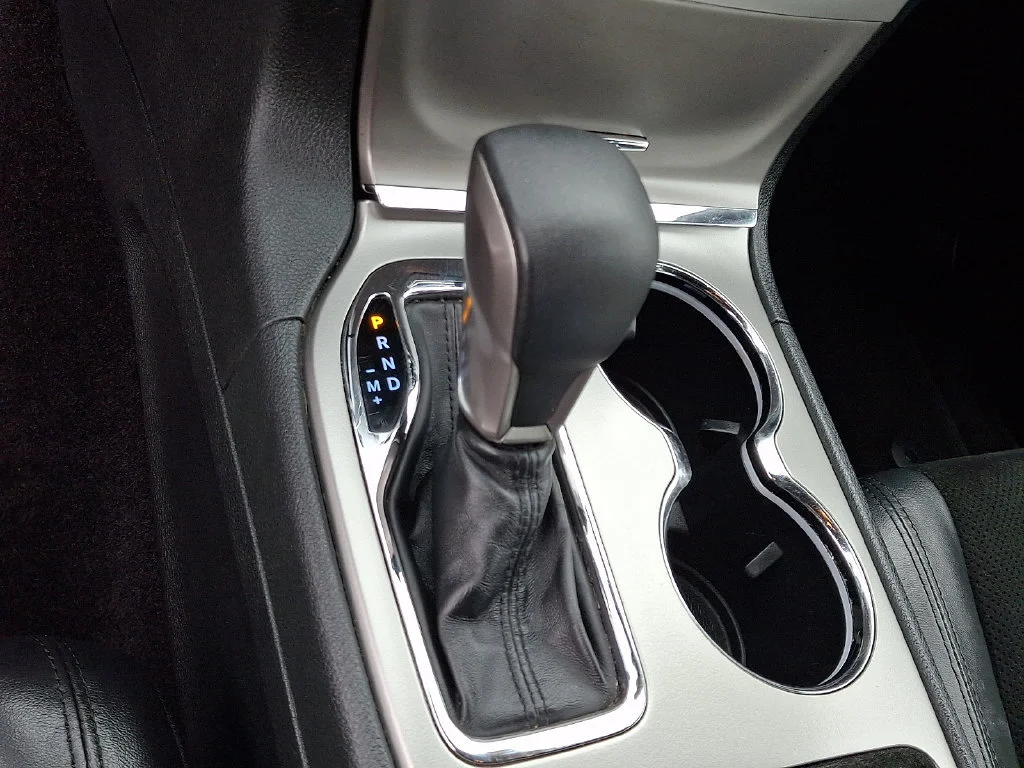 Used 2018 Bright White Clearcoat Jeep Altitude image 22