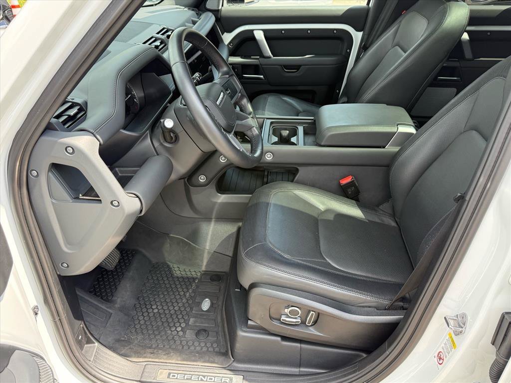 Certified Used 2023 Santorini_black Land Rover X-Dynamic SE image 10