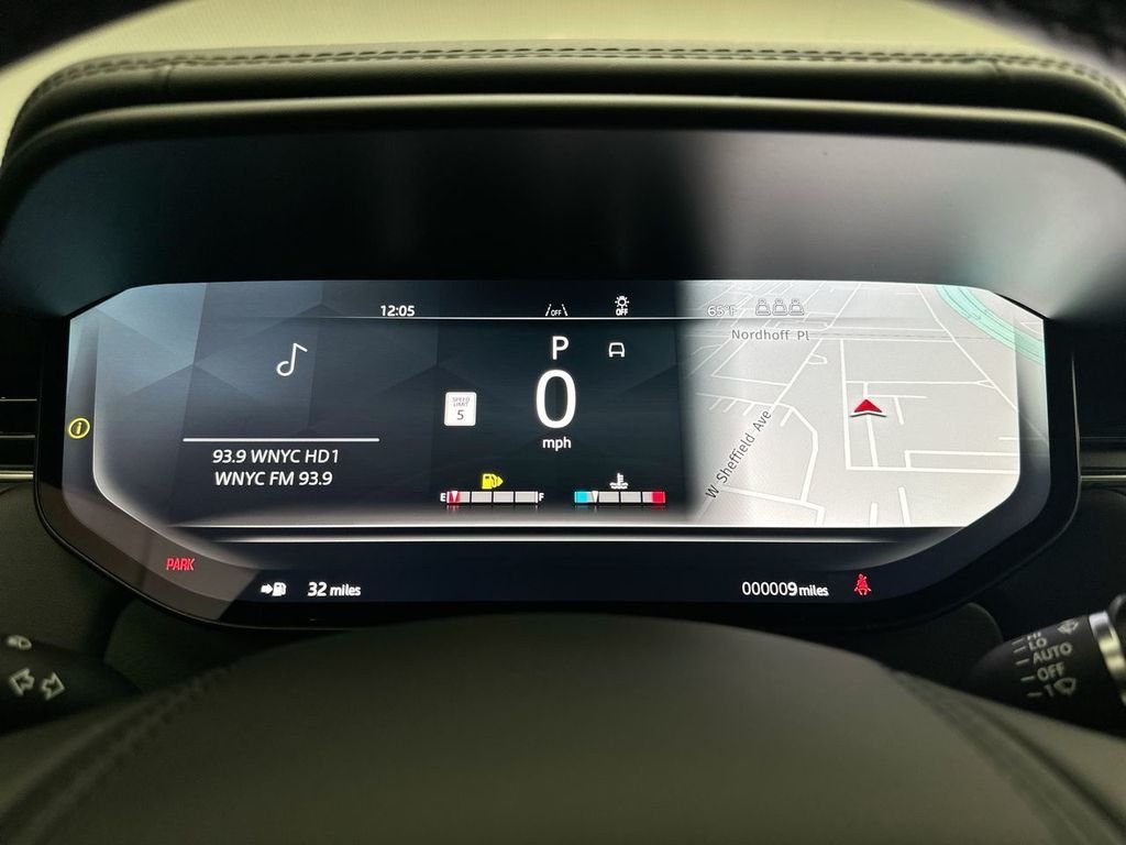 New 2026 Borasco Grey LAND ROVER Dynamic SE image 15