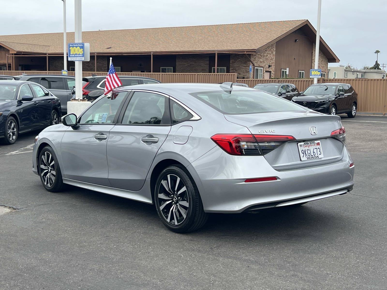 Certified Used 2024 Lunar Silver Metallic Honda EX image 3