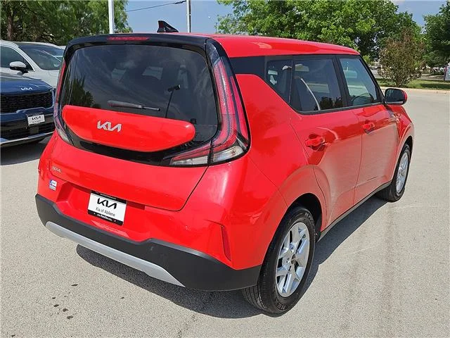 Used 2024 Inferno Red KIA S (IVT) image 4