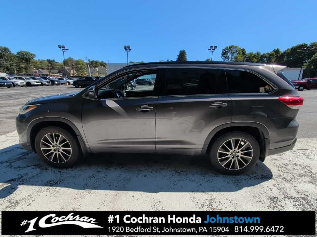 Used 2018 Predawn Gray Mica Toyota SE image 3