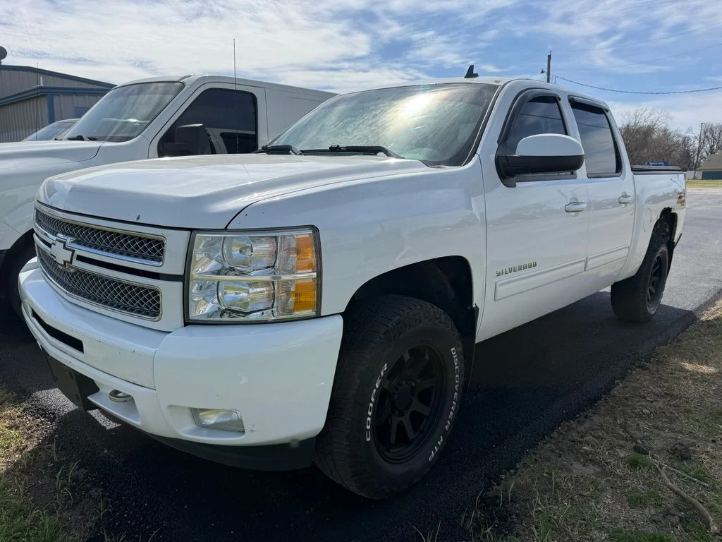 Used 2013 White Chevrolet LTZ image 8