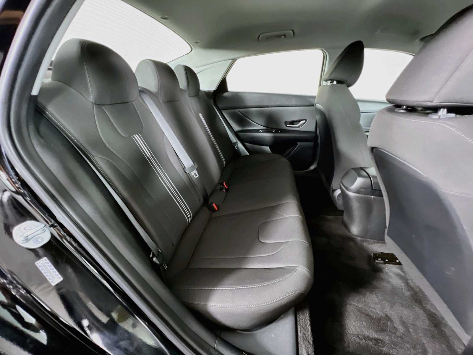 Used 2023 Onyx Black Hyundai SEL image 27