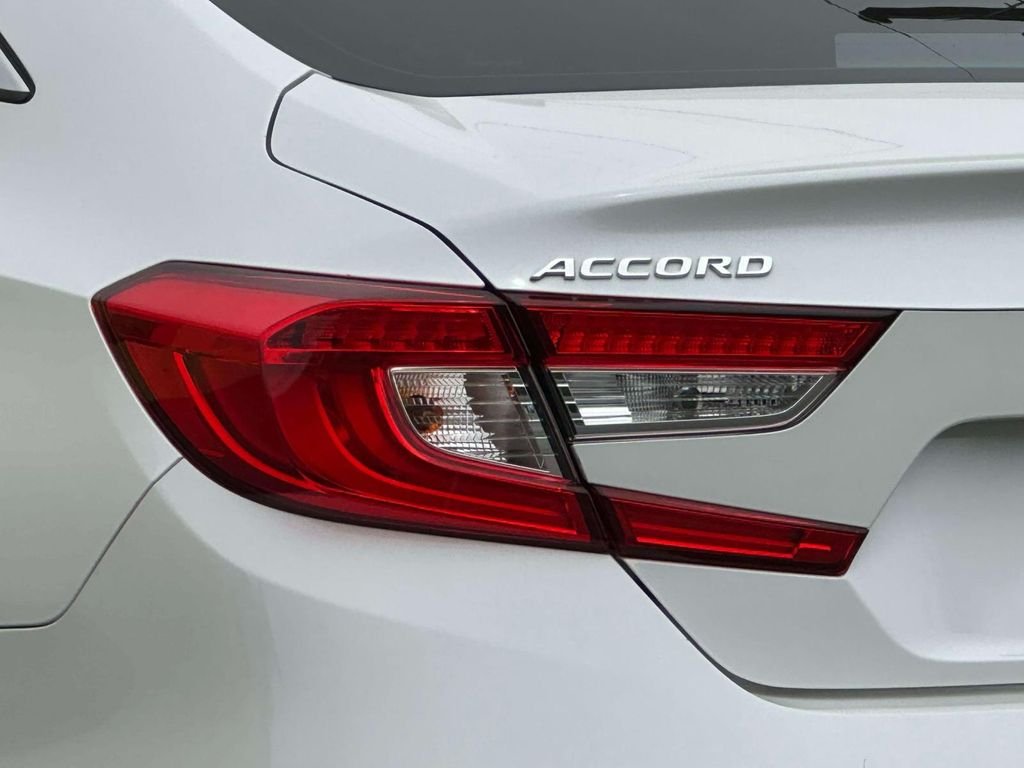 Used 2020 White Honda EX-L image 10