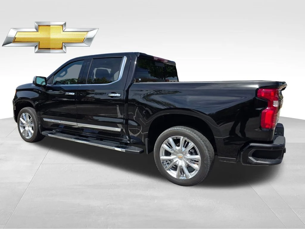 Used 2025 Black Chevrolet High Country image 5