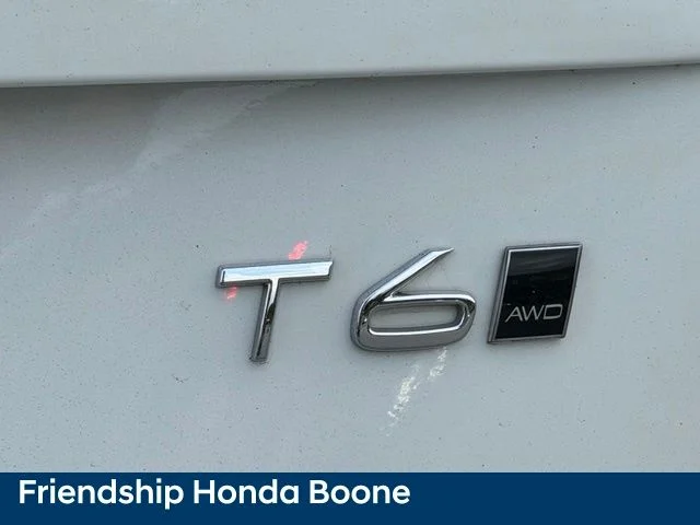 Used 2019 White Volvo T6 Momentum image 11