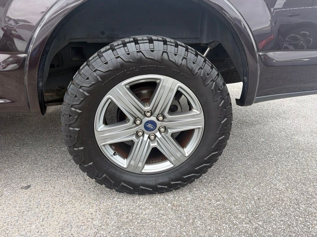 Used 2019 Brown Ford Lariat image 25