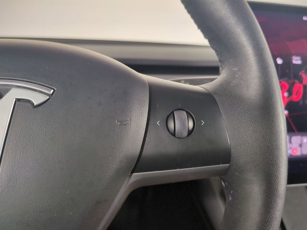 2023 Tesla Model Y Long Range - Photo 32