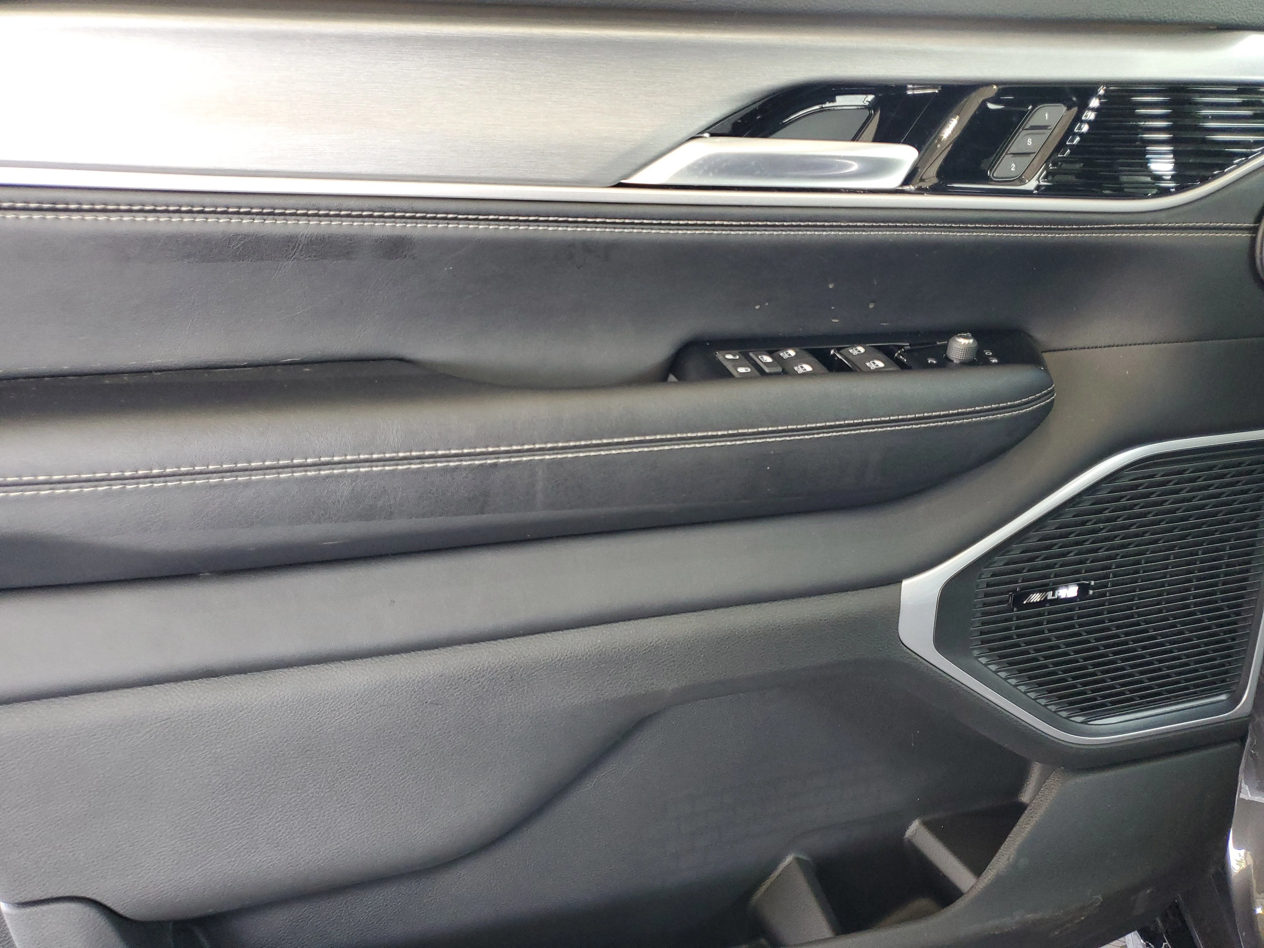 New 2026 Baltic-Gray Metallic Clear-Coat Exterior Paint Jeep Limited Altitude image 15