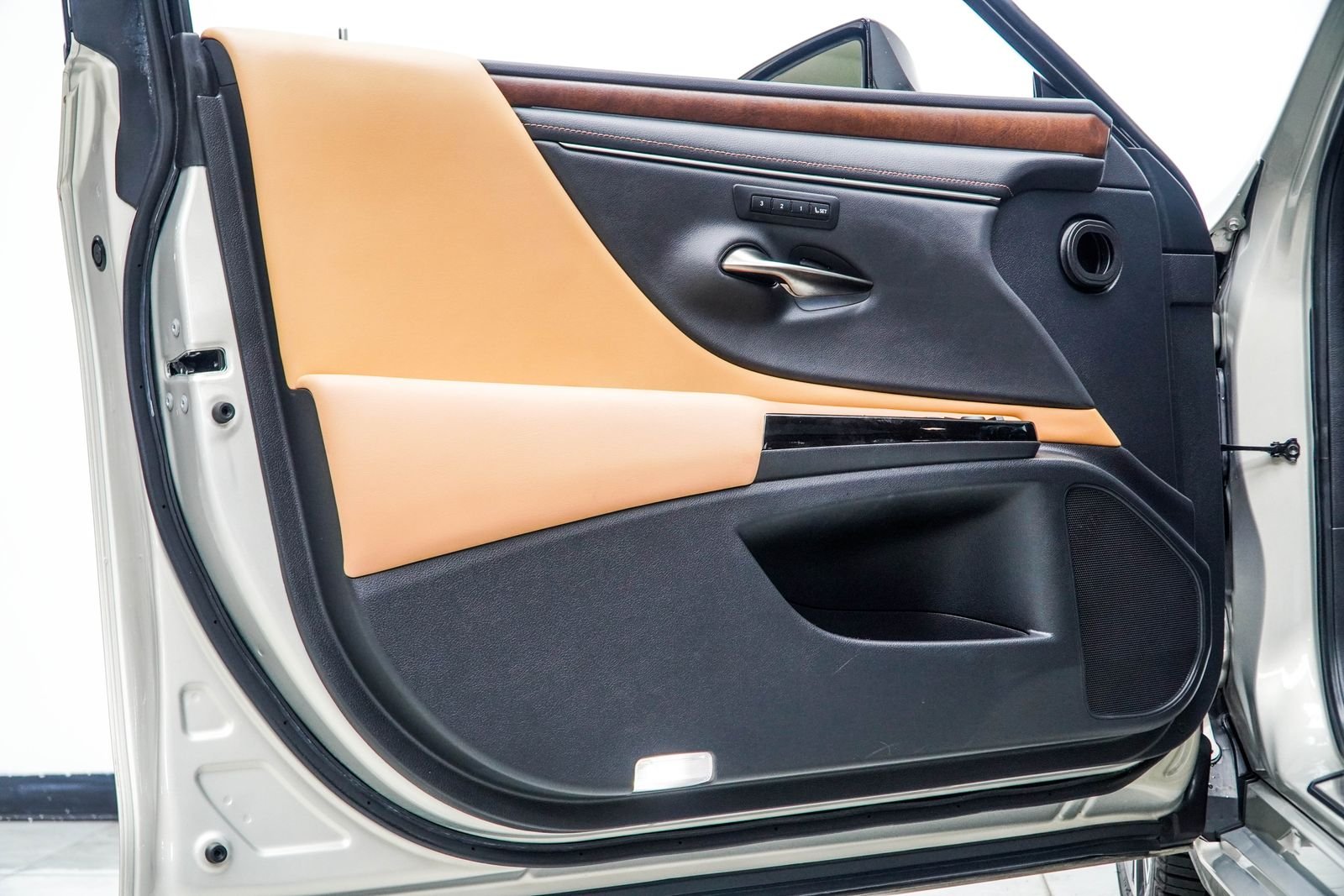 Used 2023 Beige Lexus 350 image 36