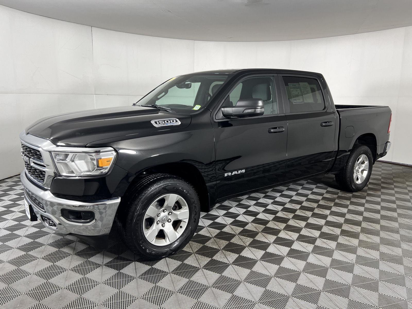 Used 2023 Diamond Black Crystal Pearlcoat Ram Big Horn image 5