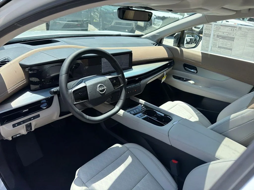 New 2026 Everest White Pearl TriCoat / Super Black Two-tone Nissan Platinum image 15