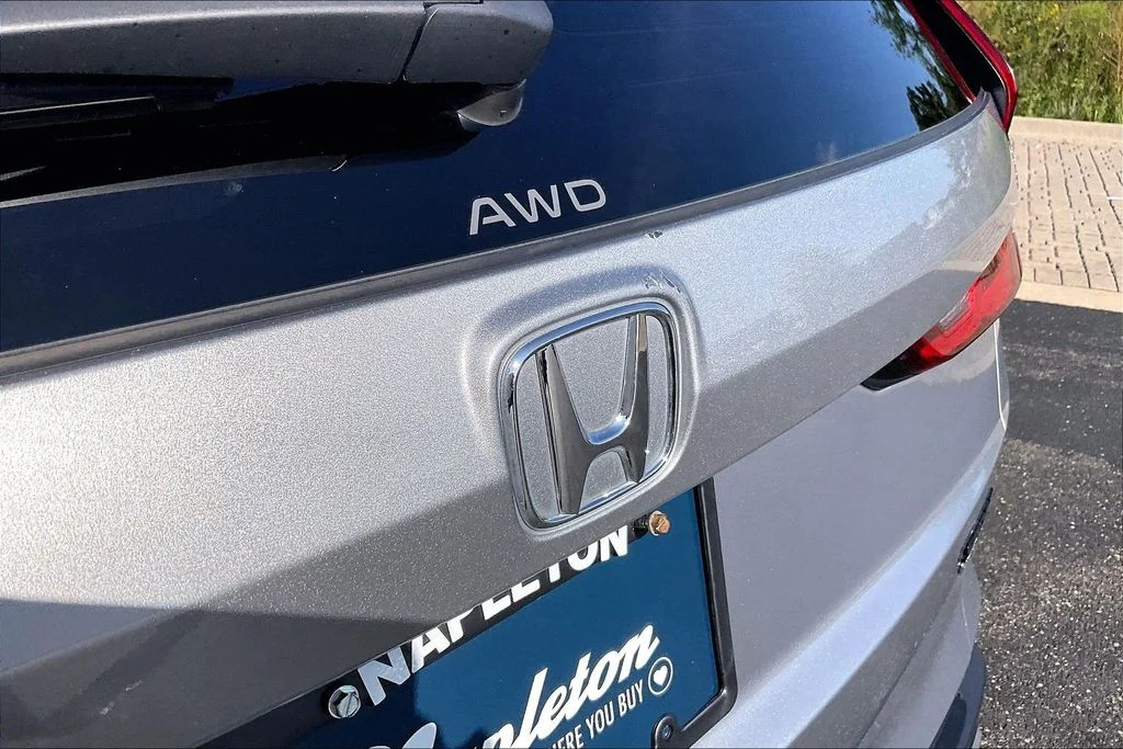 Used 2024  Honda Sport Touring image 32